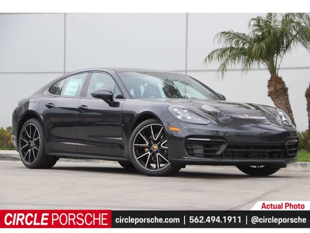 New 2022 Porsche Panamera Base